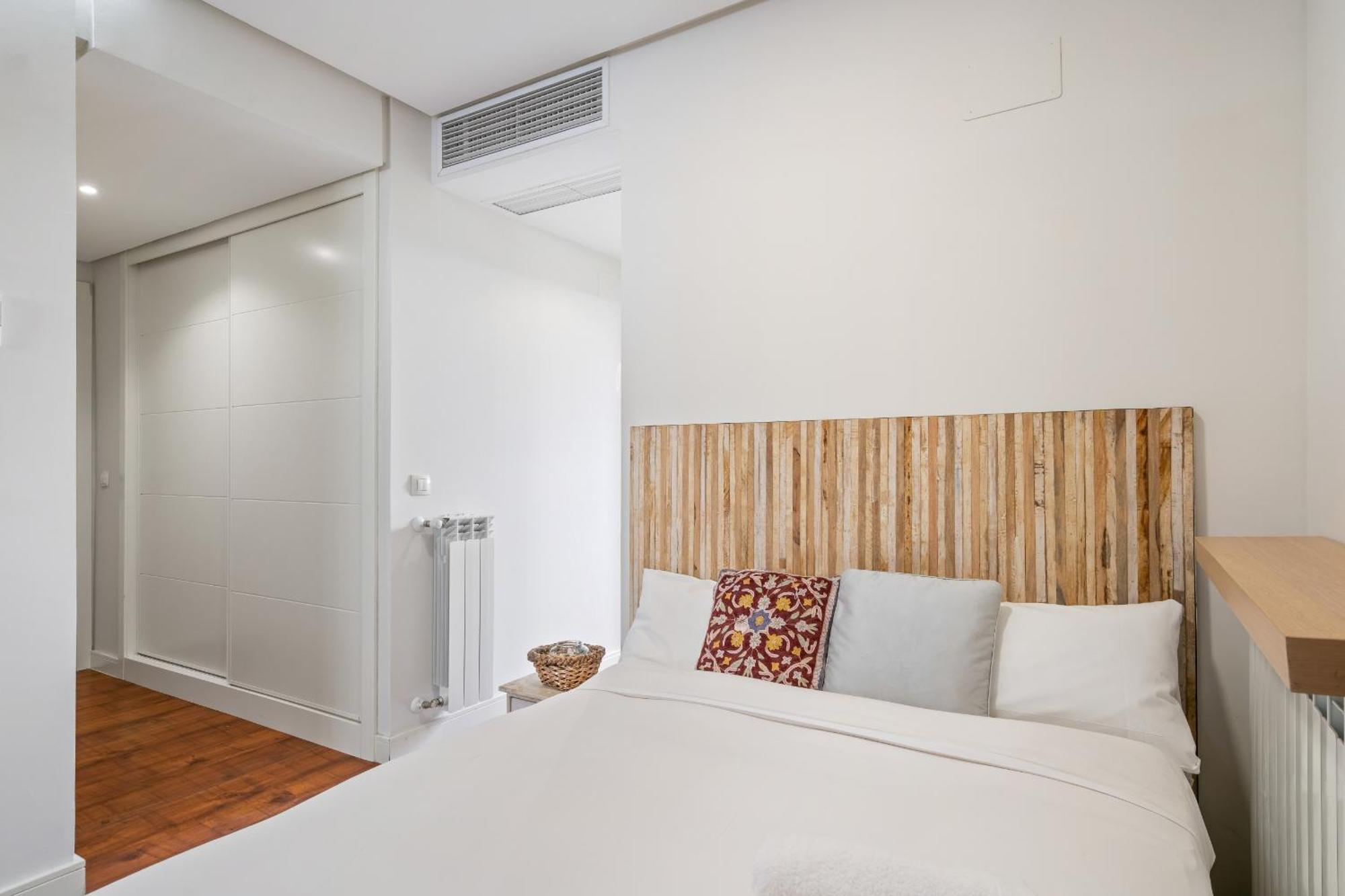 Apartament Con Garaje En Ensanche De Vallecas Alquiler Temporal *