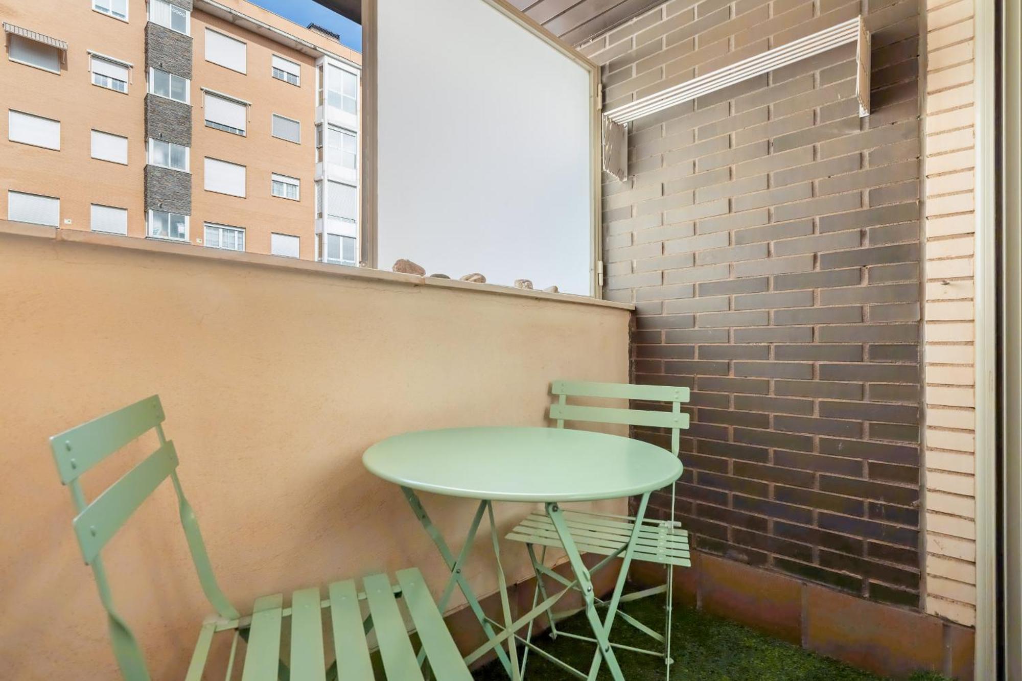 Con Garaje En Ensanche De Vallecas Alquiler Temporal * Madryt